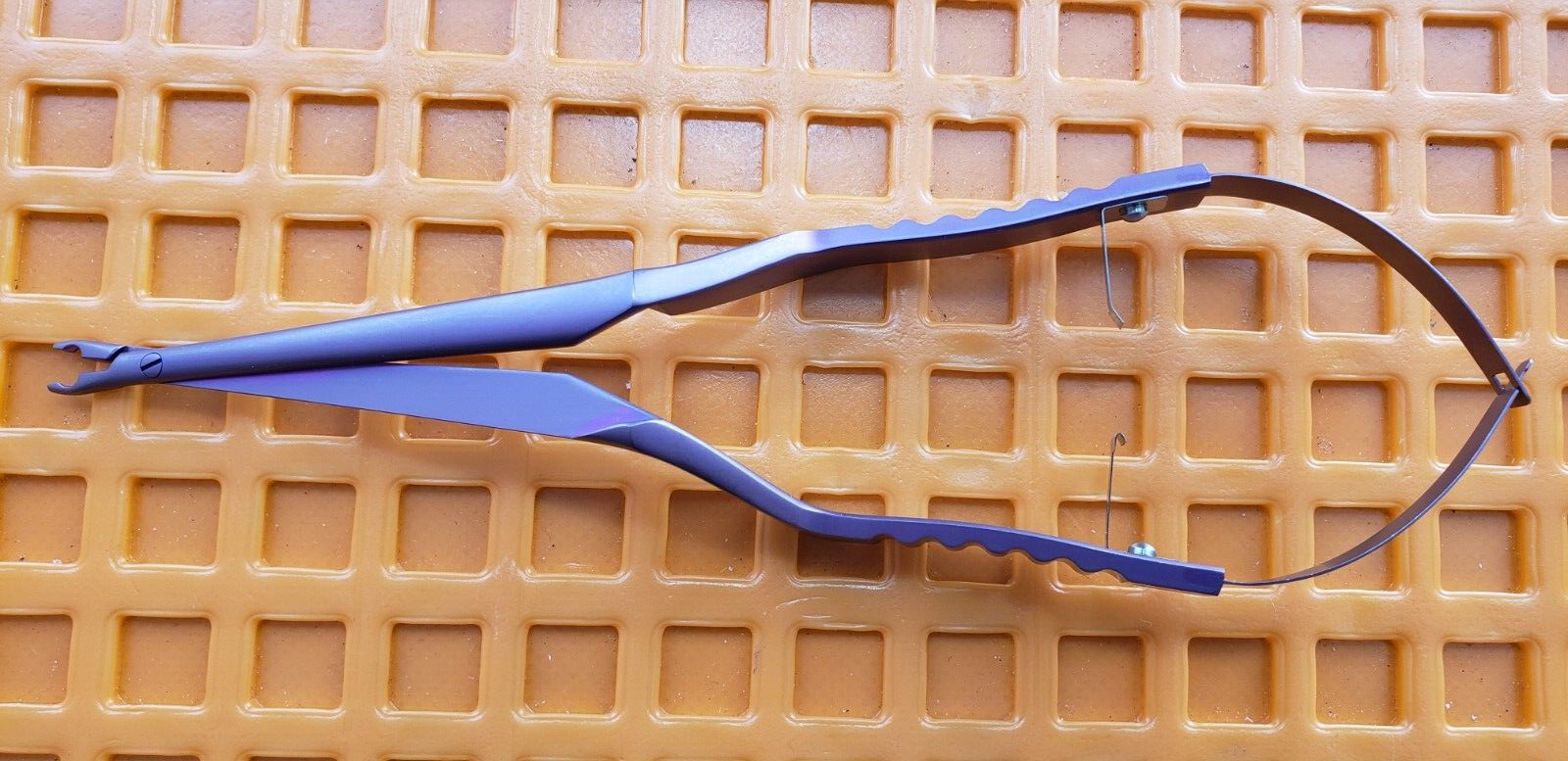 Aesculap FT472T,Surgical Neuro Titanium Yasargil Clip MINI Clip Applier 8"