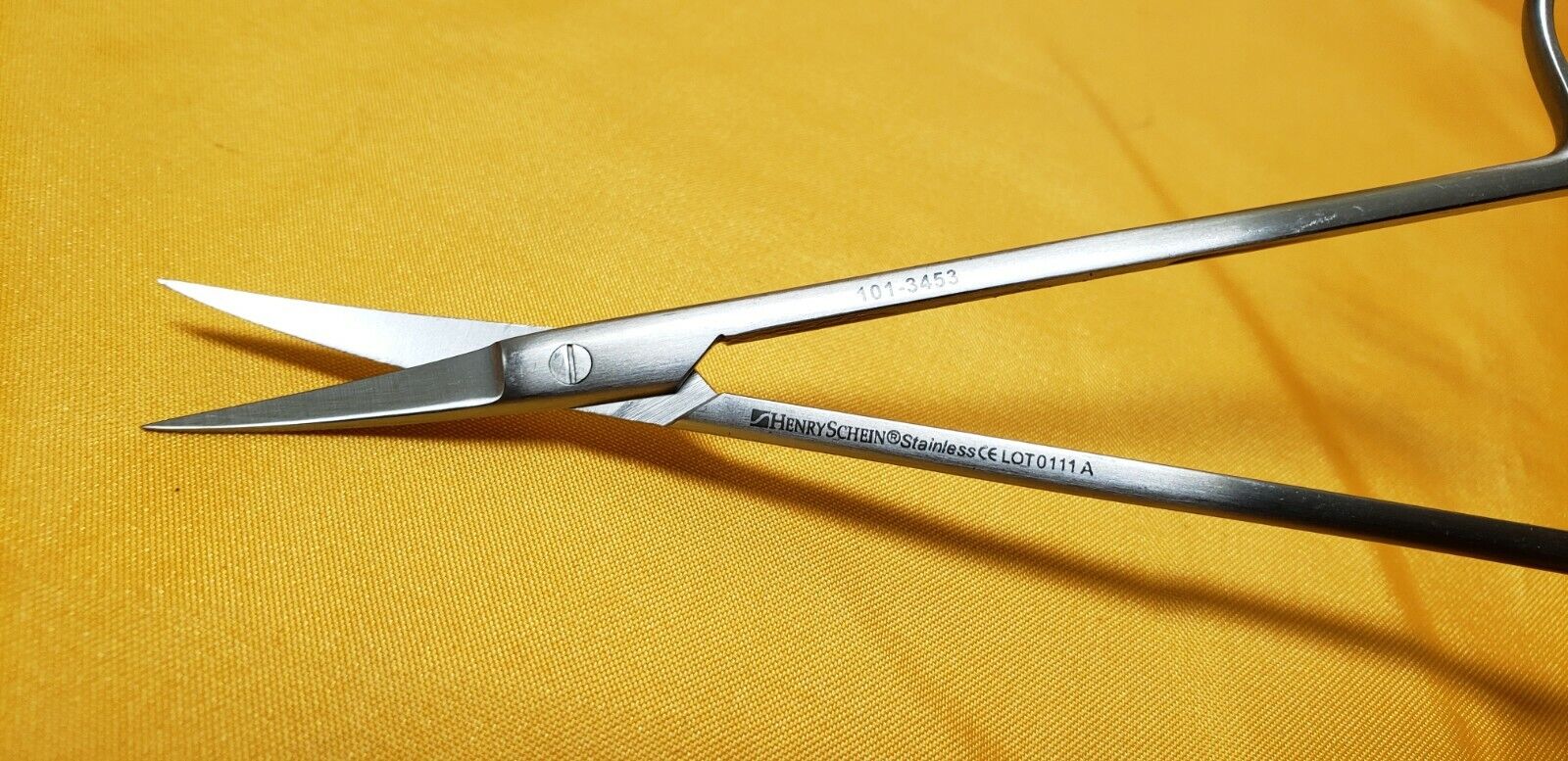 Henry Schein 101-3453 Surgical Dental Kelly Scissors Curved 6.25"