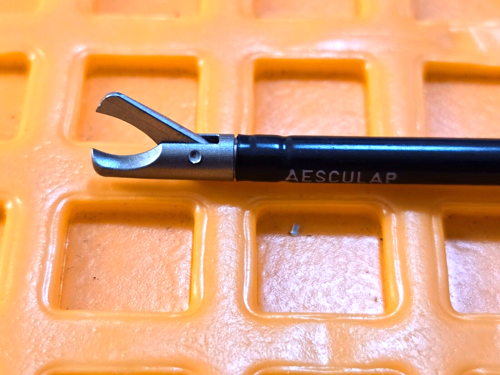 Aesculap Surgical Monopolar HOOK Scissor 5mm x 33cm Rotating Shaft
