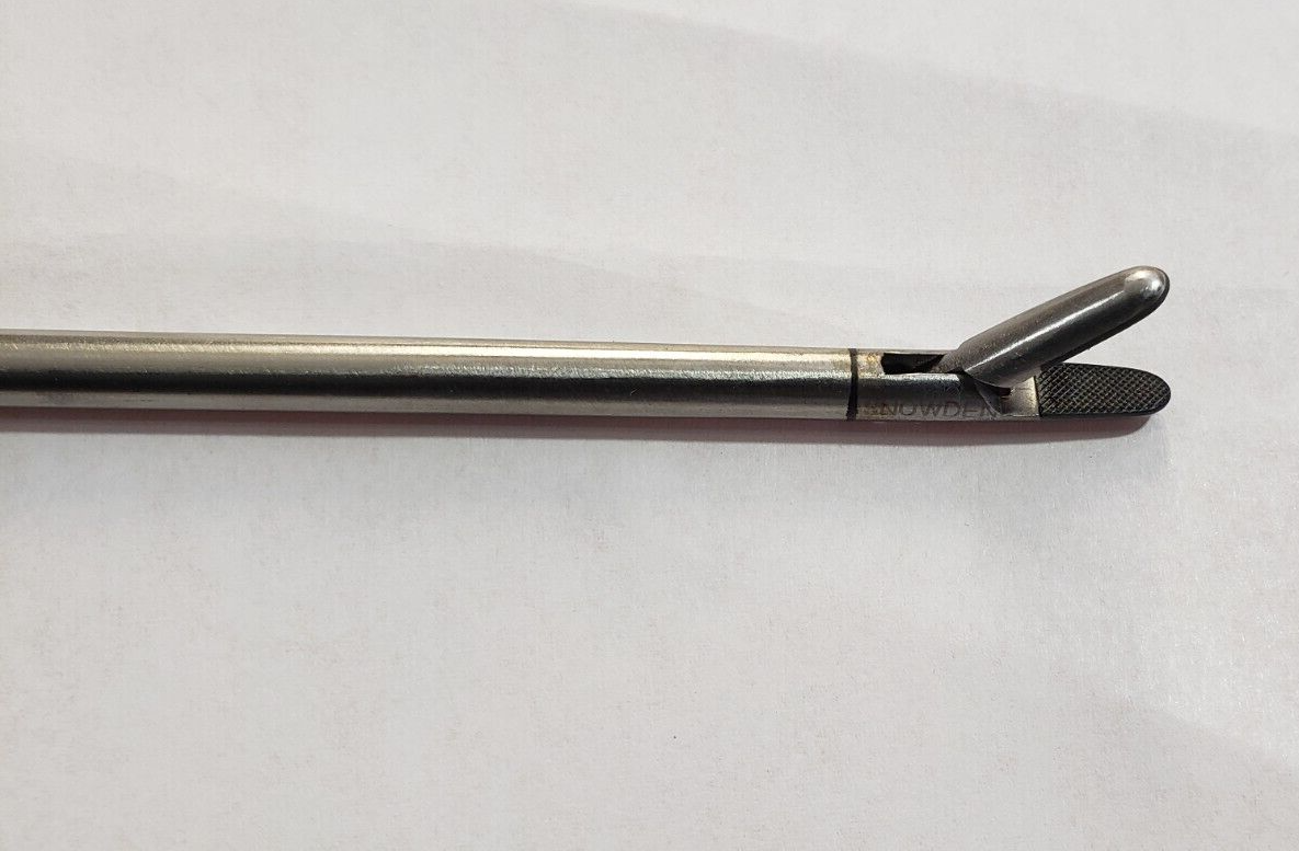Snowden Pencer 90-8802 Laparoscopic Diamond Jaw Needle Holder 5mmx35cm with Lock