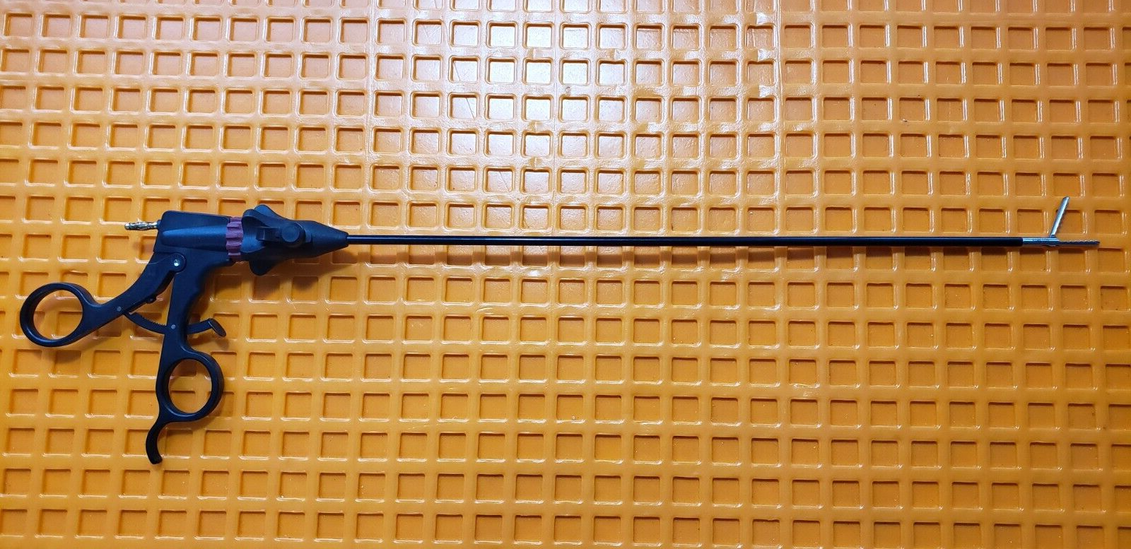 Surgical Direct Laparoscopic Monopolar Fundus Grasping Forceps 5mmx38cm