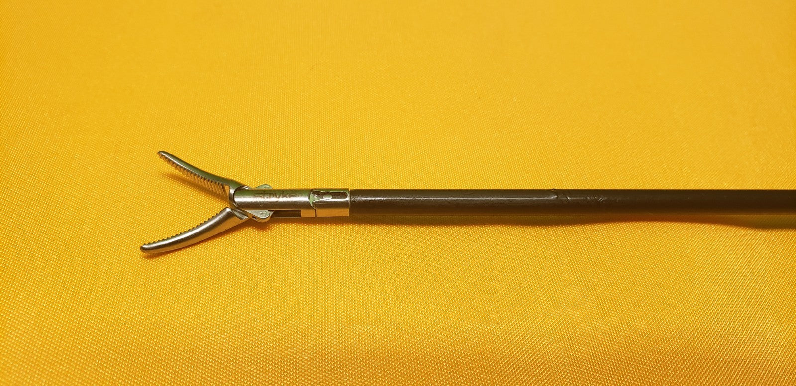 Stryker 250-080-595 Monopolar Maryland Forceps 5mmx45cm Rotating Shaft
