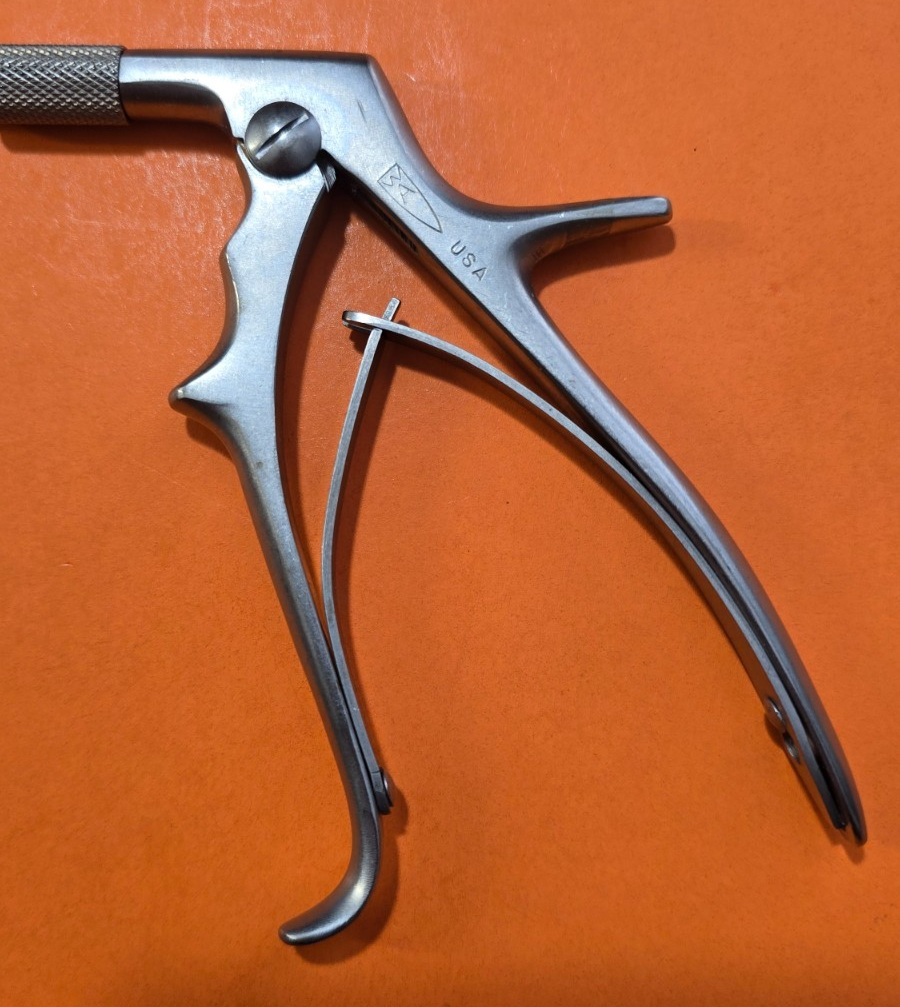 Yoeman Biopsy Forceps 36cm Rotating Shaft Angled 5mmx10mm OB.GYN Instrument