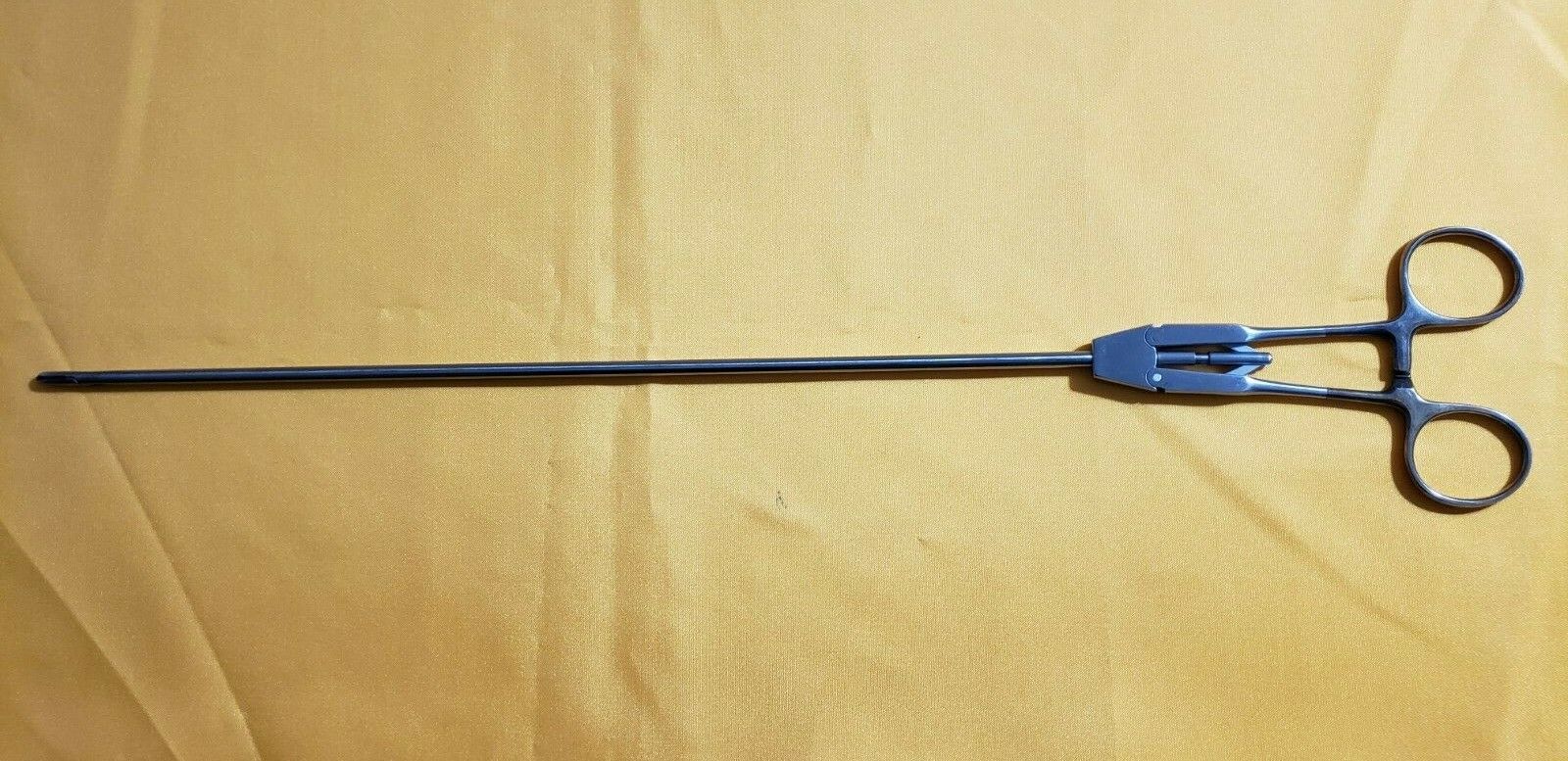 Jarit 600-251 Laparoscopic CARB-BITE Needle Holder 5mm x 32cm Germany