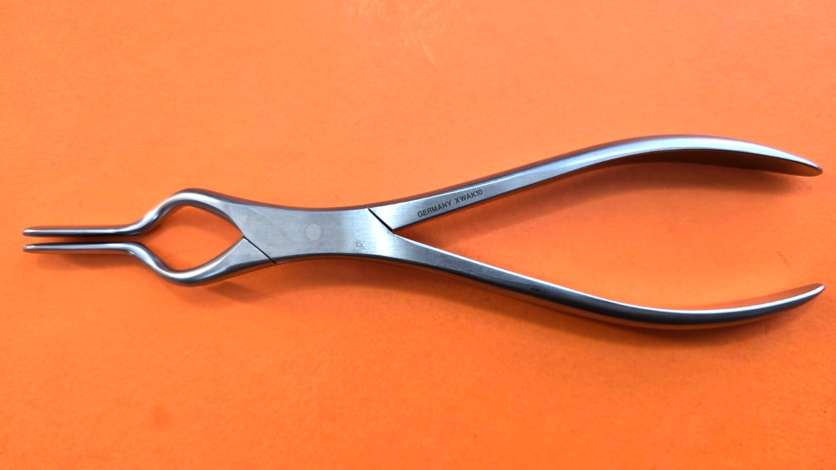 V. Mueller RH 1753 Surgical Septum Forceps 9" Straight