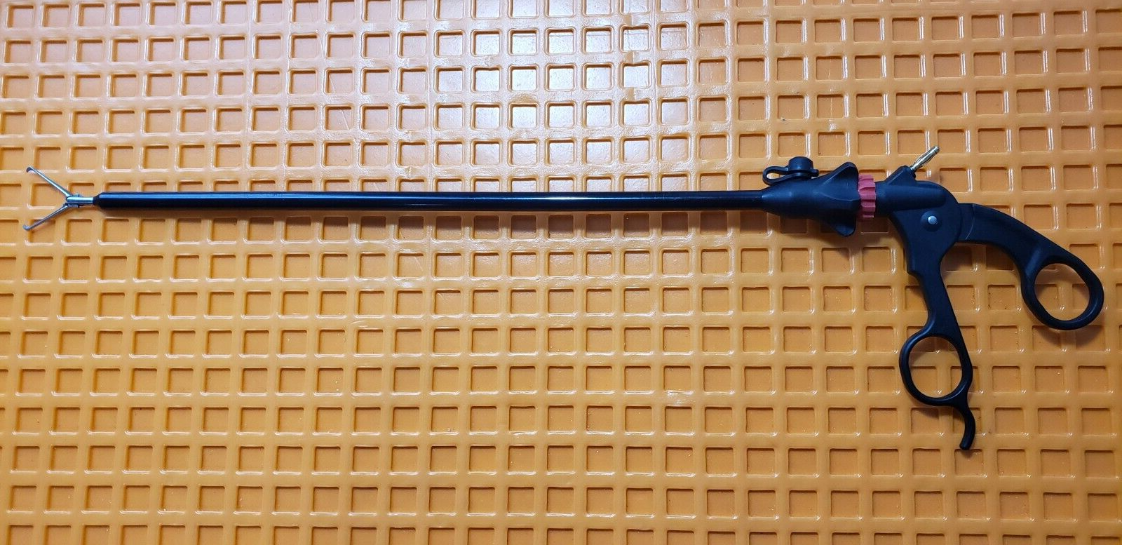 Mediflex Surgical Laparoscopic Monopolar Tenaculum Forceps 10mmx38cm Autoclave
