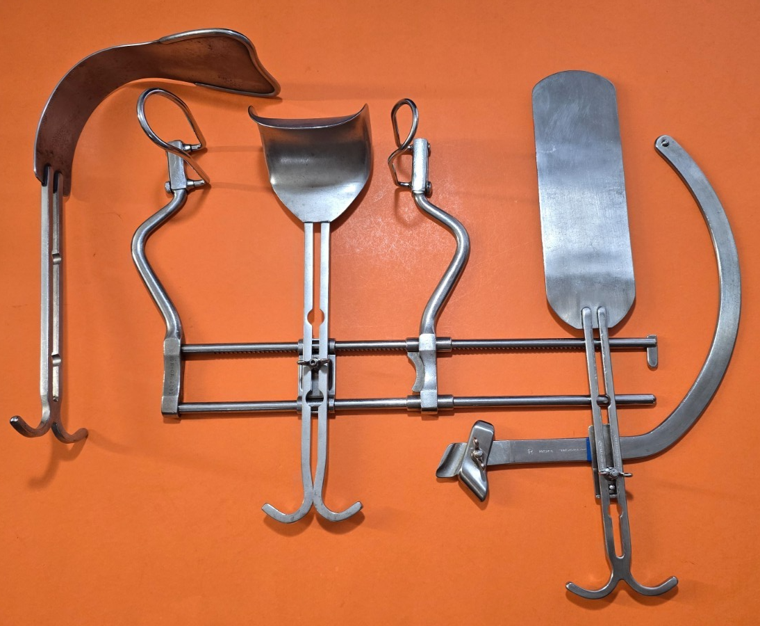 Grieshaber V.Mueller Surgical Balfour Retractor W-Blades & Extension Arm