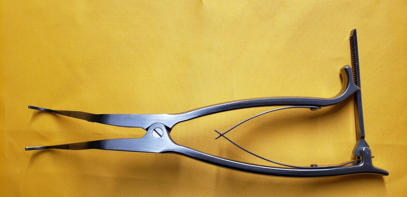 OSTEOMED Surgical Orthopedic Spinal Spreader Angled with Ratchet Handle