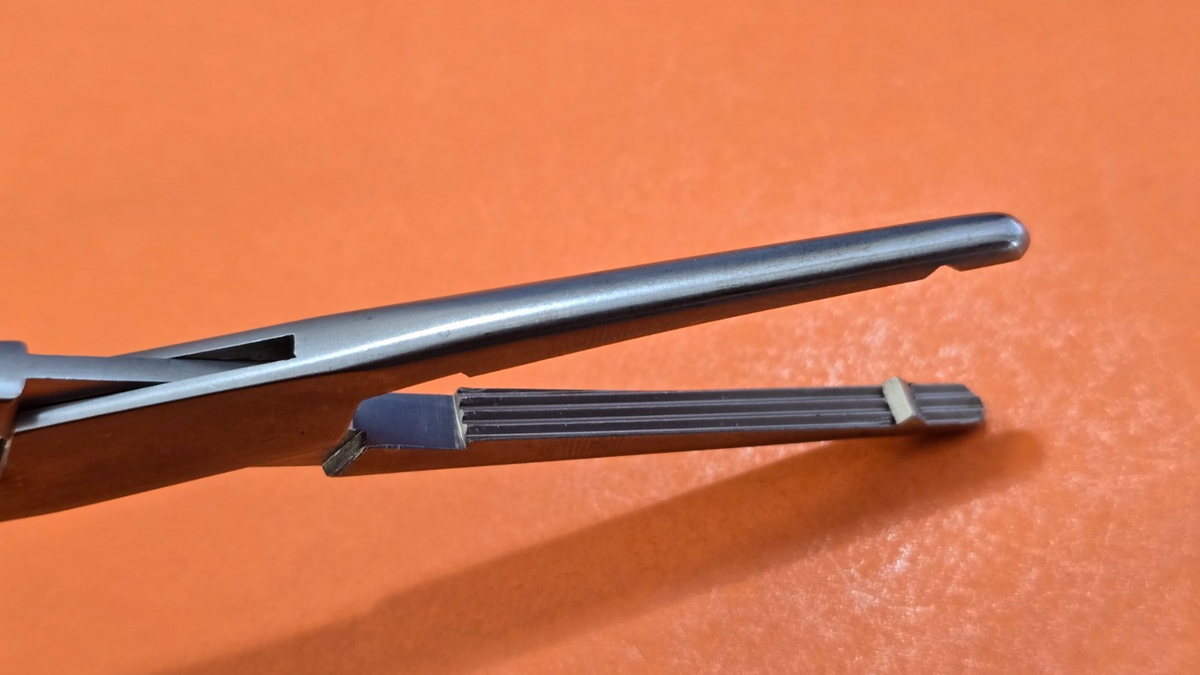 Aesculap MD591 Surgical Heaney Hysterectomy Forceps Straight 8.5"