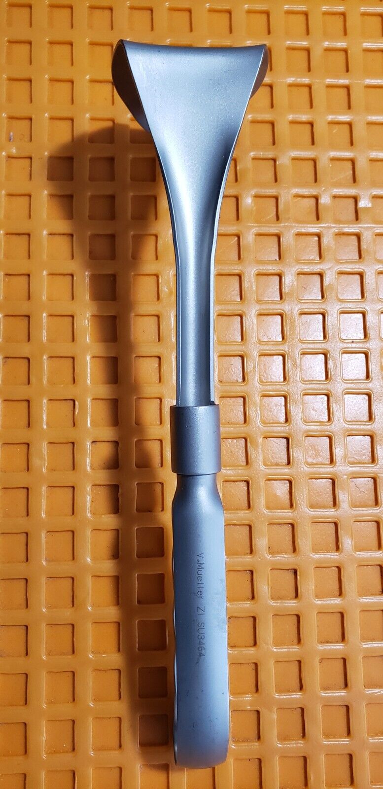 V.Mueller SU3464 Surgical Kelly Retractor, 10" Large Standard 3" x 2.5"
