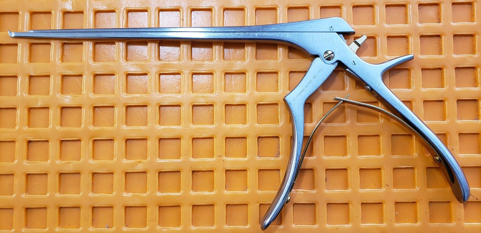 gSource 69-4081 Orthopedic Kerrison Rongeur 1mm 40 Degree Up Thin Foot Plate