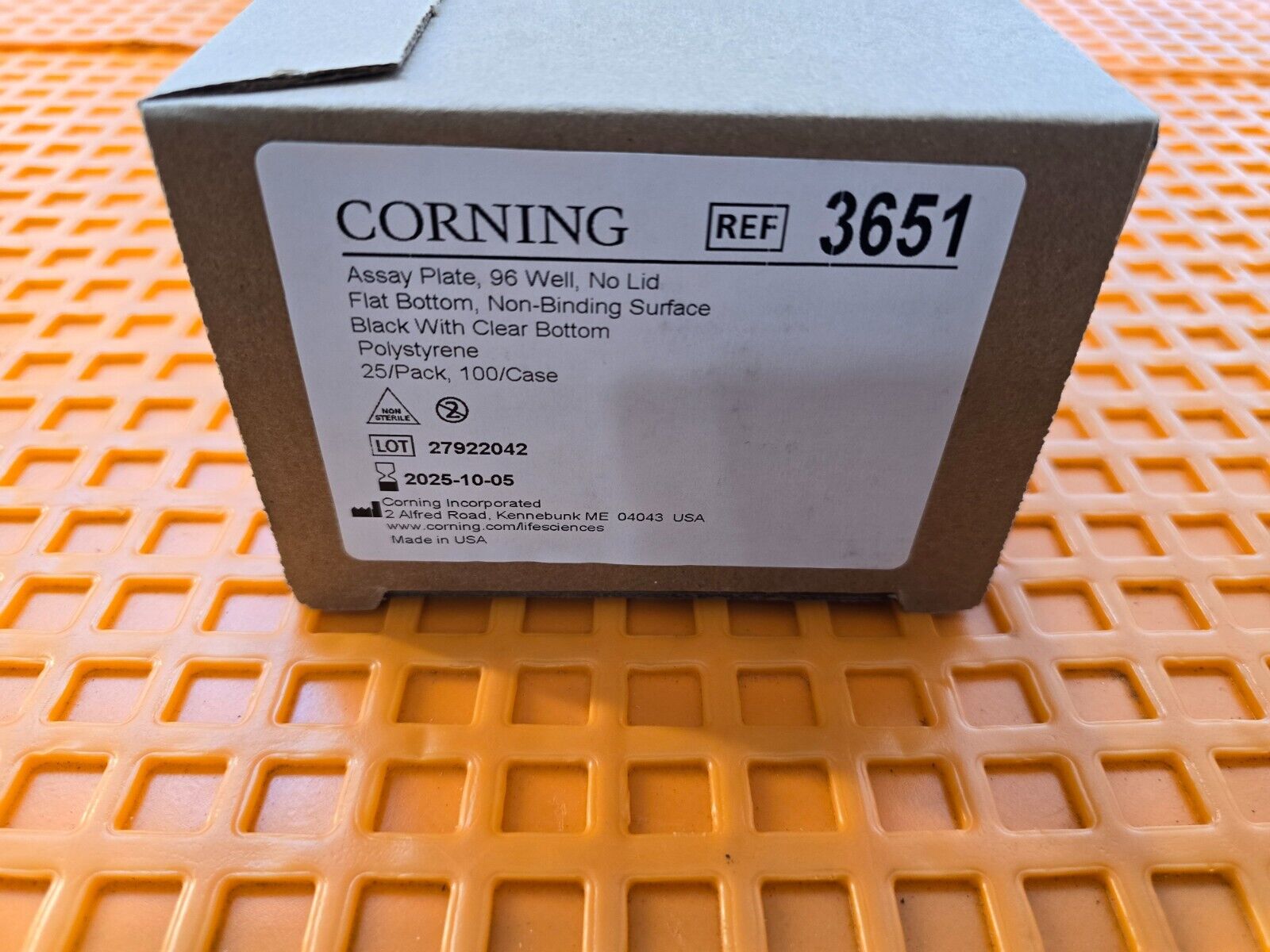 Box of 25, CORNING Assay Plate 96 Well No Lid Flat Bottom  Ref:3651