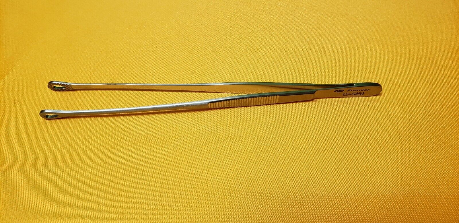 Singley Tissue Forceps 7" Fenestrated Serrated Jaws Straight