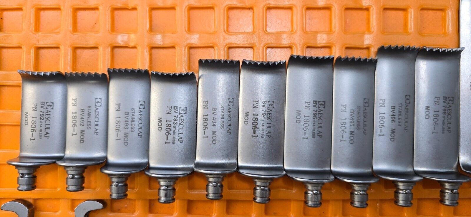 Aesculap Surgical Casper Cervical Retractor Set with Tray. (Made in USA)