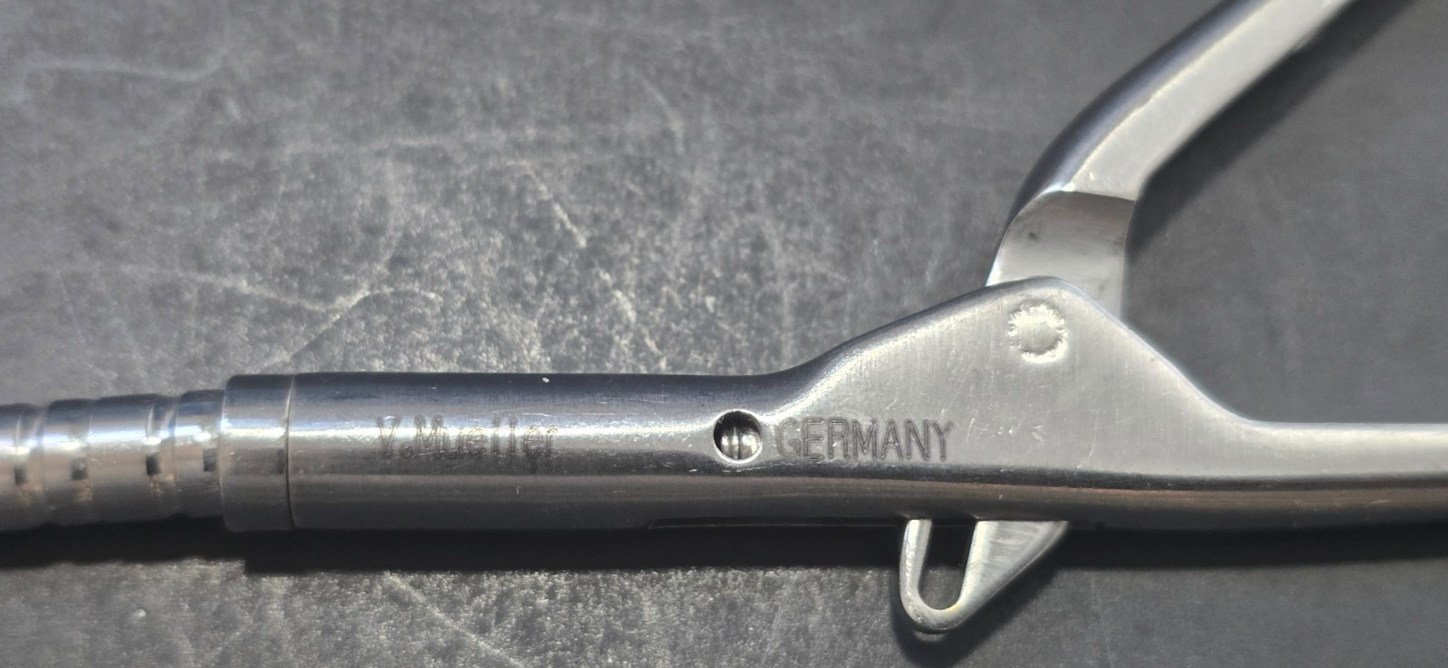 V. Mueller Surgical Crosgrove Forceps Fogarty Jaw Clamp REF: CV 1061