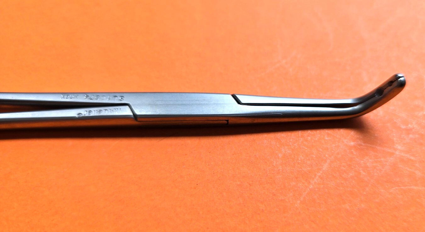 V. Mueller Surgical Taufic Forceps 9 " Angled Serrated Jaws REF: SU 10574
