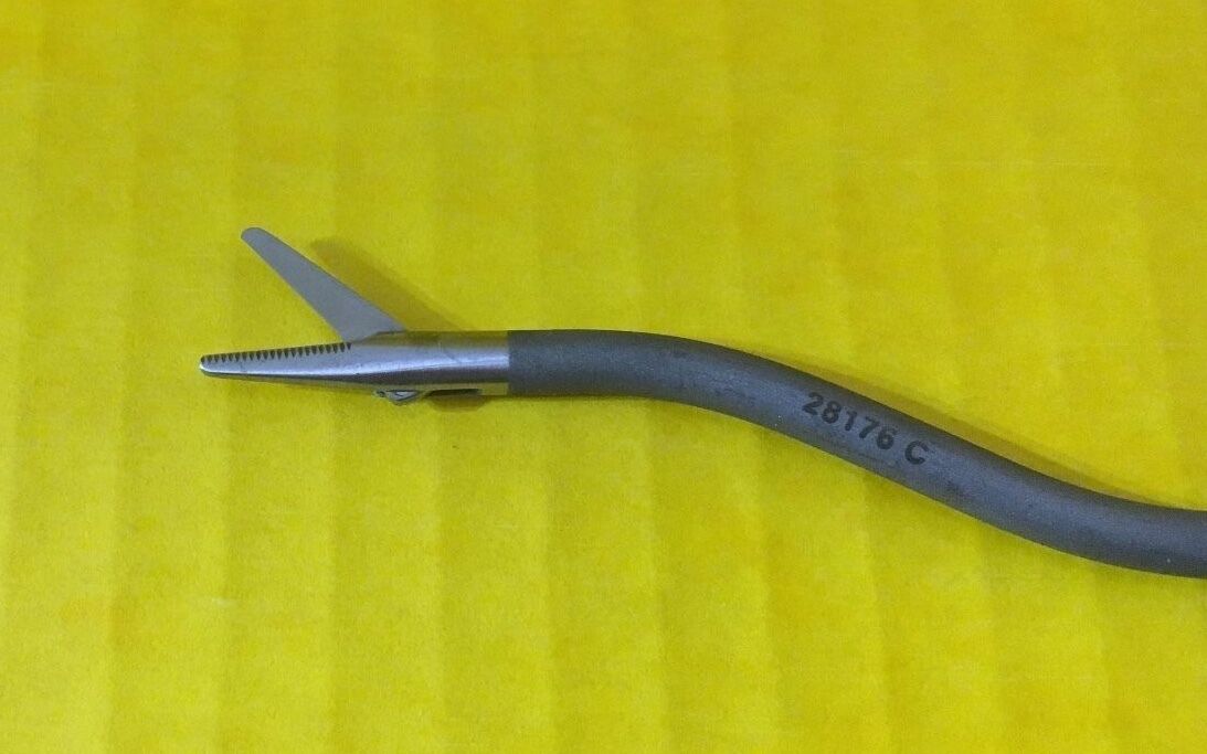 Storz Surgical Bayonet Shaped Scissors, Slim Jaw REF: 28176C
