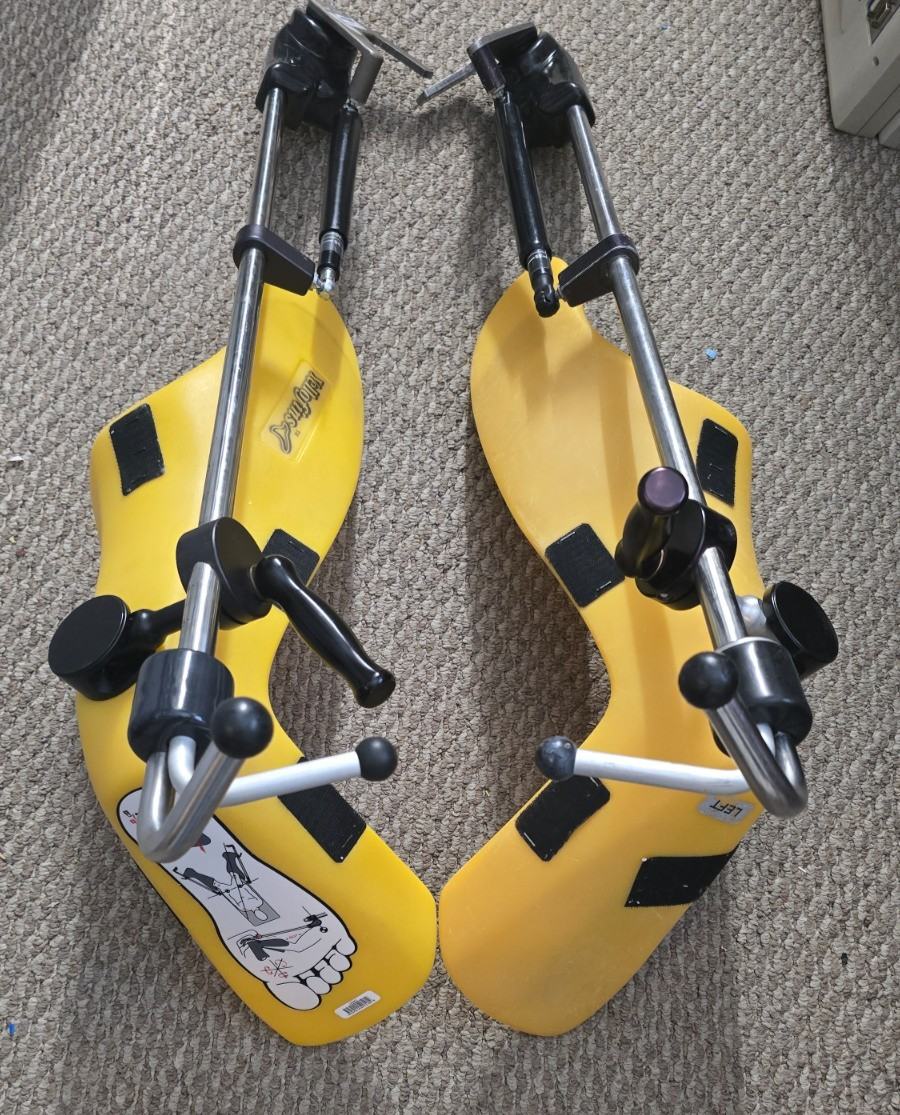 Allen Medical Yellowfins Stirrups With Lift assist Right & Left