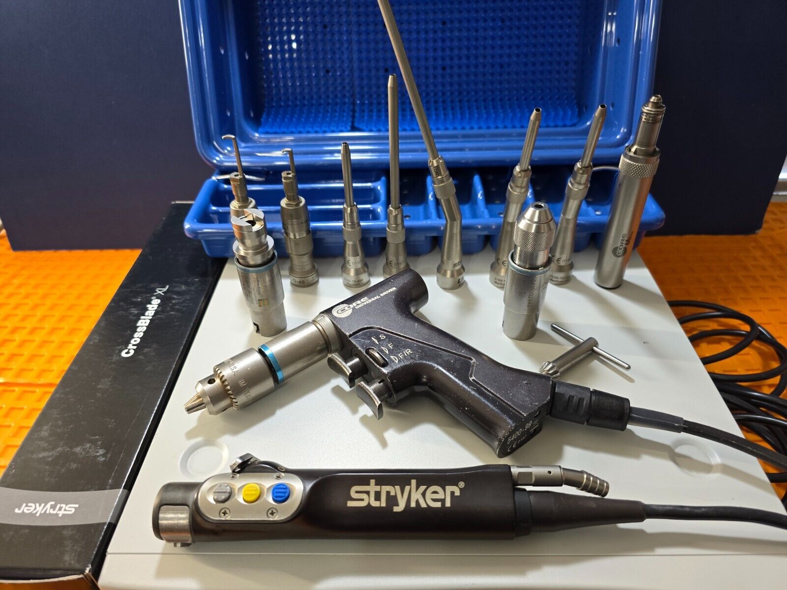 Stryker Formula Core Handpiece, CORE Powered Driver with Attachments & Tray
