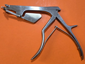 Zimmer 5977-20 Surgical Orthopedic Articular Surface Rongeur.