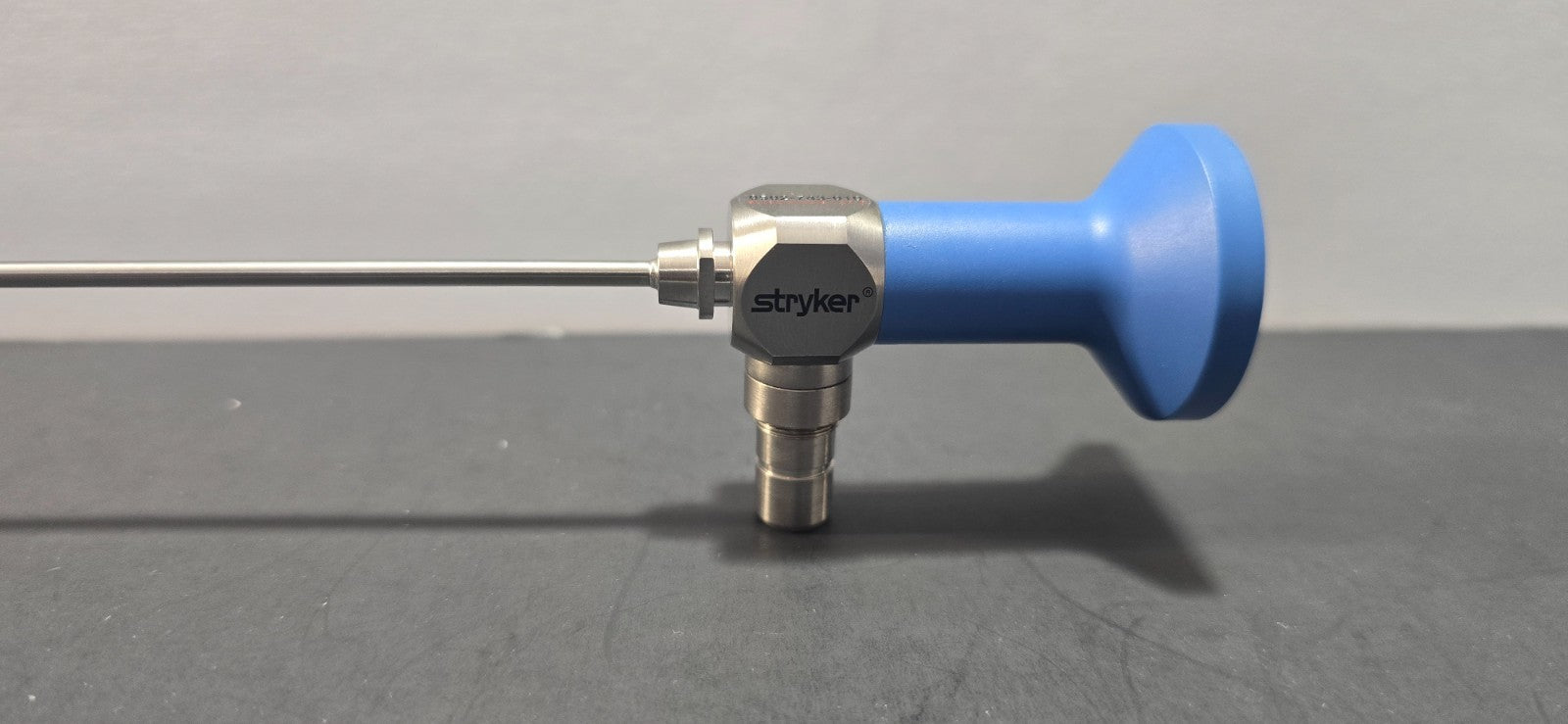 Stryker 2.7mm x 0° x 28cm Telescope with Fiber Optic Cable.