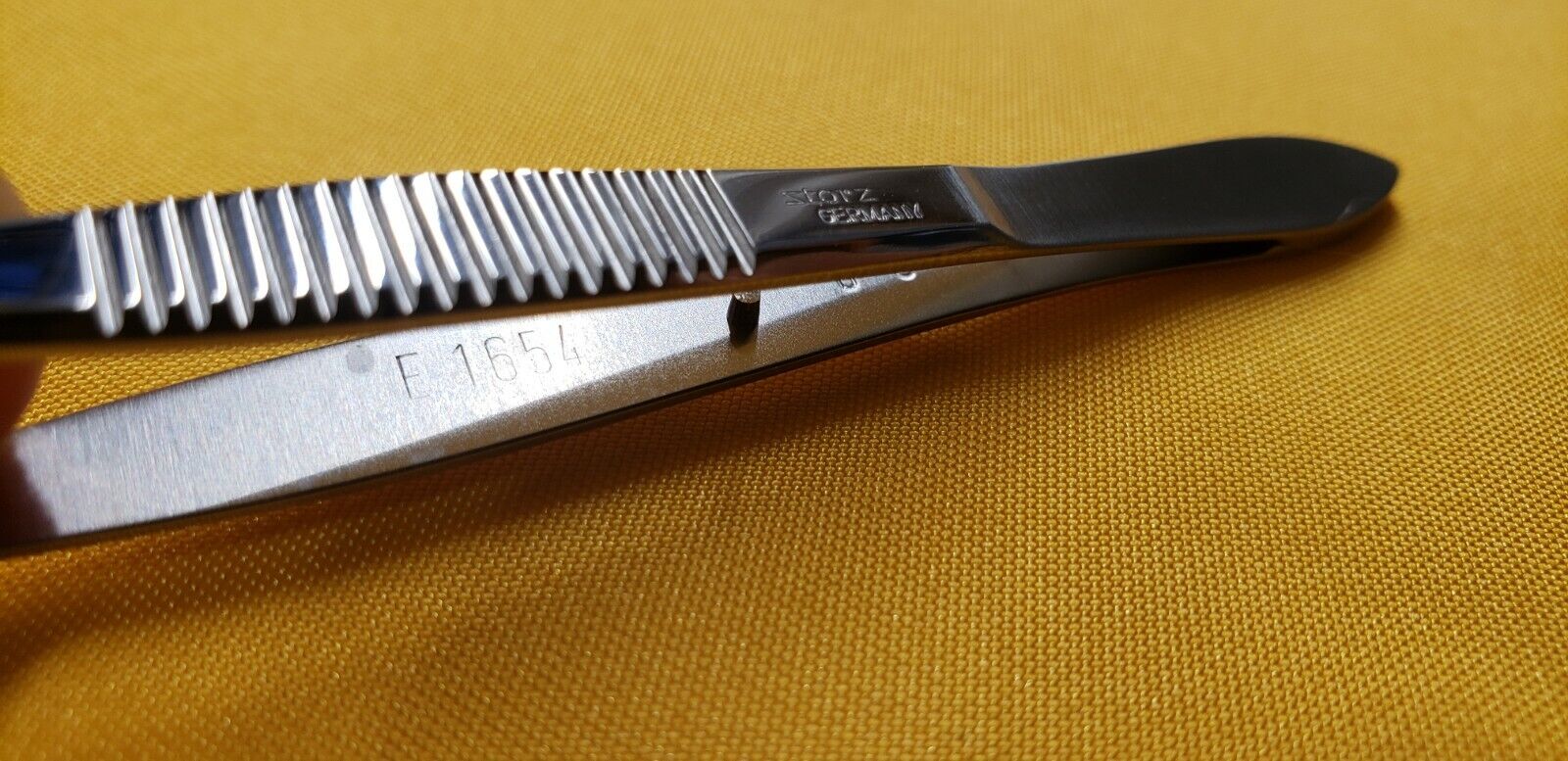 Storz E1654 Surgical Ophthalmic Lester Fixation tissue Forceps 1x2 teeth