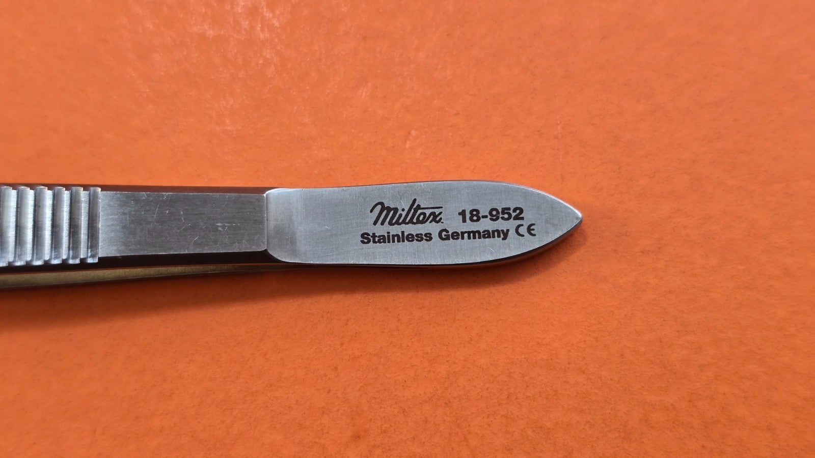 Miltex 18-952 Surgical Castroviejo Fixation Forceps 1x2 teeth straight