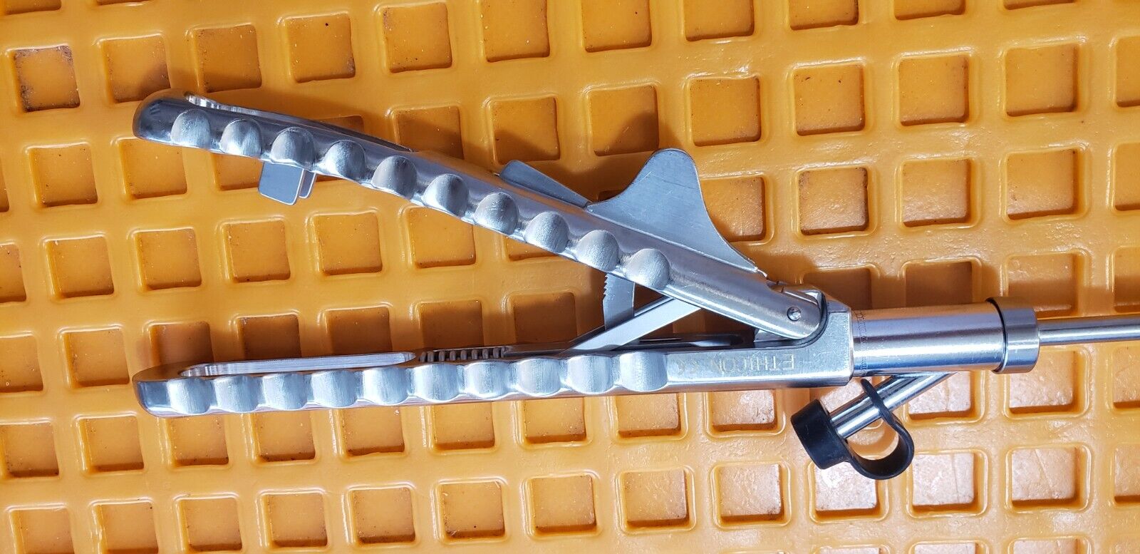 Jarit E705R Laparoscopic Needle Holder 5mm x 30cm Ratchet handle