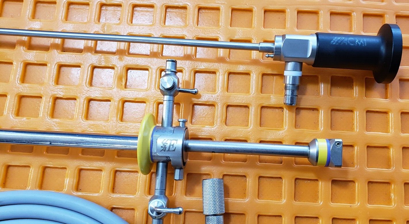 GYRUS ACMI  M3-30 Cystoscope 4mmx30* Deg EOS-CFR25 & Fiber Optic Cable