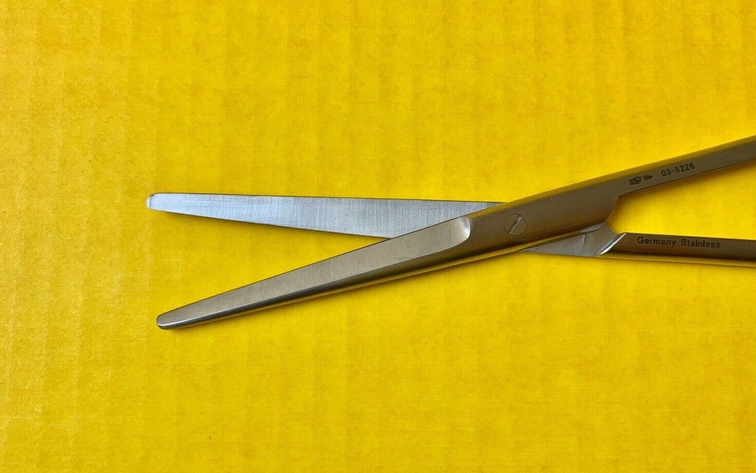 SSI Mayo-Harrington Dissecting Scissors, Straight, 11.5" REF: 03-5226