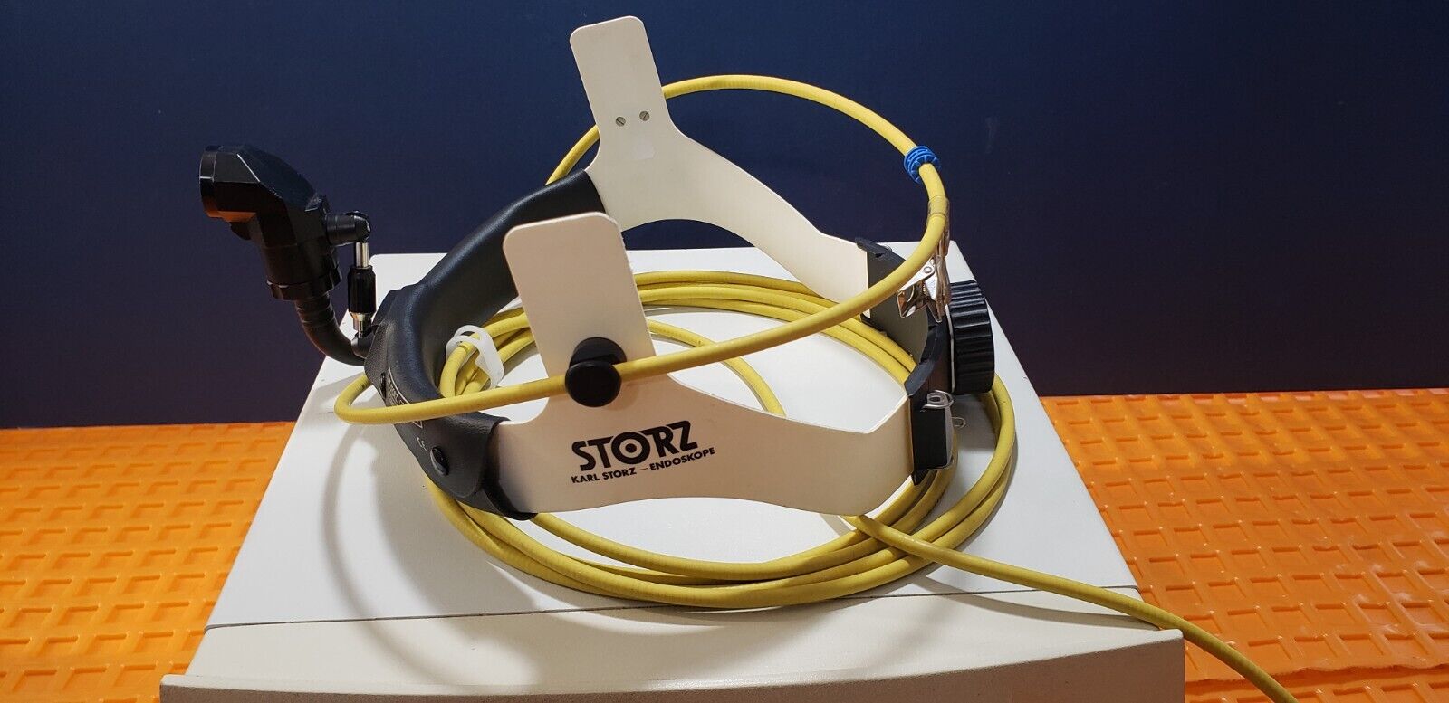 Karl Storz 310075 LED Head Light with Light Source.