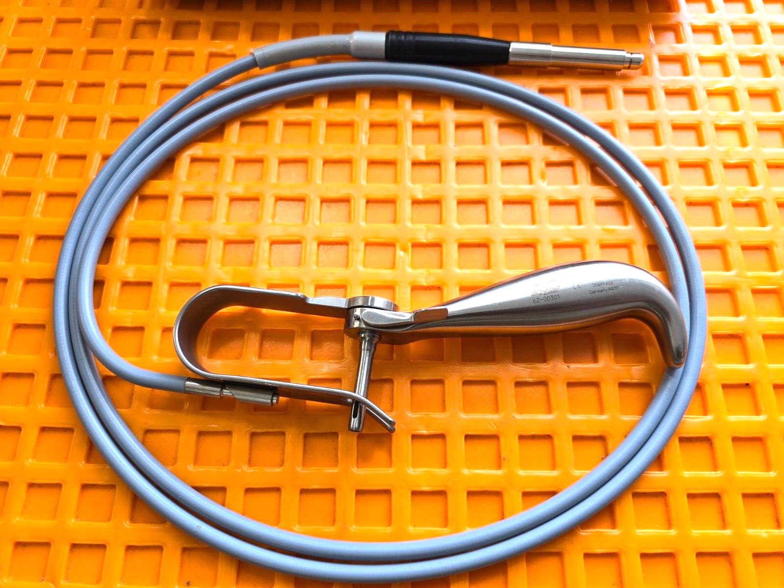Stryker Mandible Instruments with Fiber Optic Cable 5mm x 3 m x 10ft