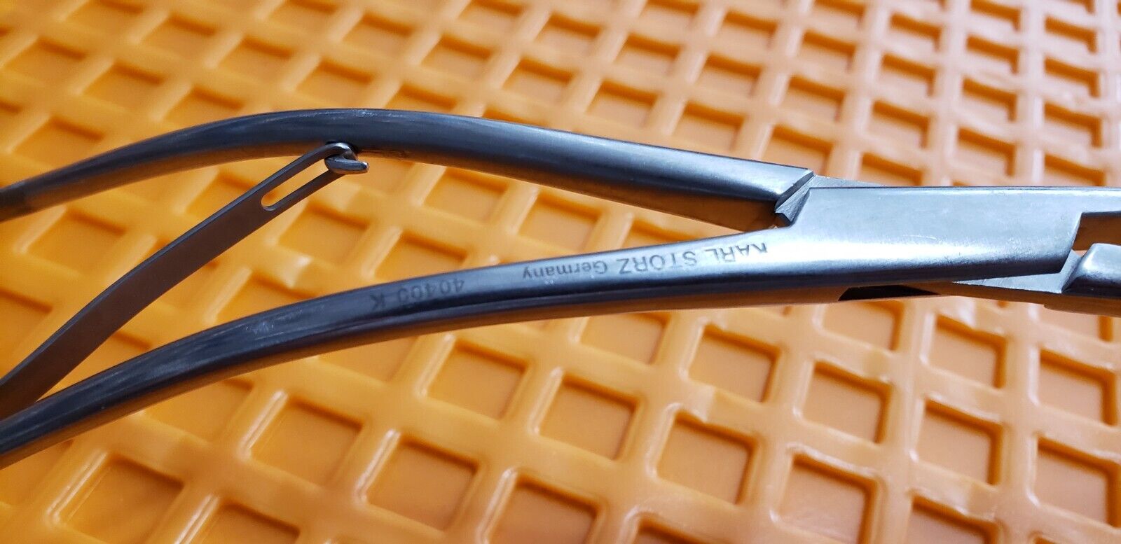 Storz 40400K Surgical Sponge Forceps 10" Curved Jaw & Shanks
