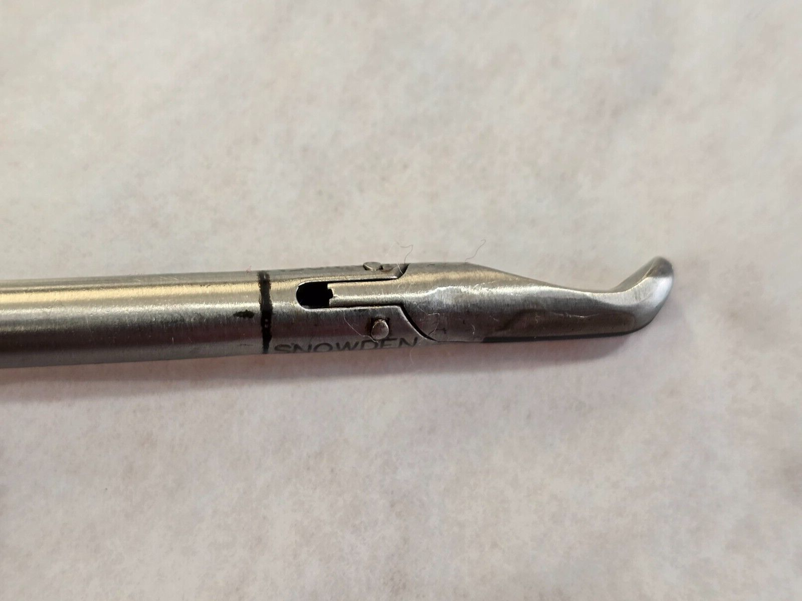Snowden Pencer 90-8808 Diamond Curved Jaw Needle Holder 5mmx35cm with Lock