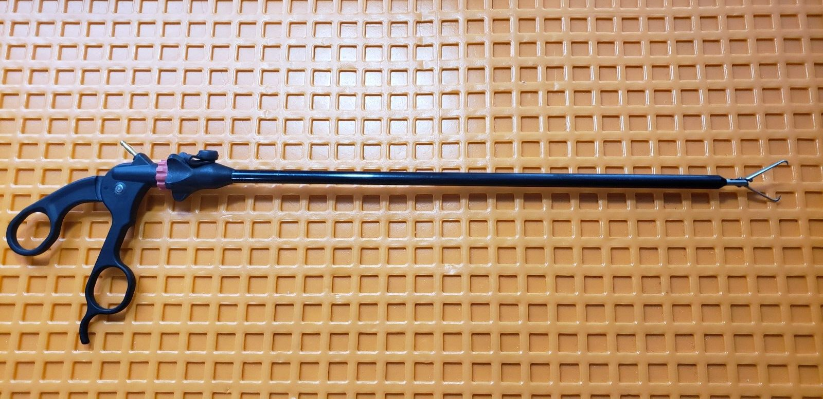 AED Surgical Laparoscopic Monopolar Tenaculum Forceps 10mmx38cm Autoclave