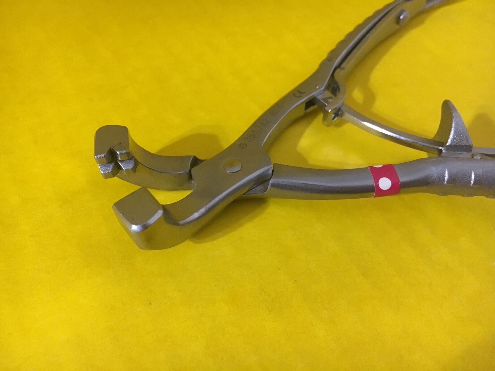 Synthes Surgical Holding Forceps REF: 351.782