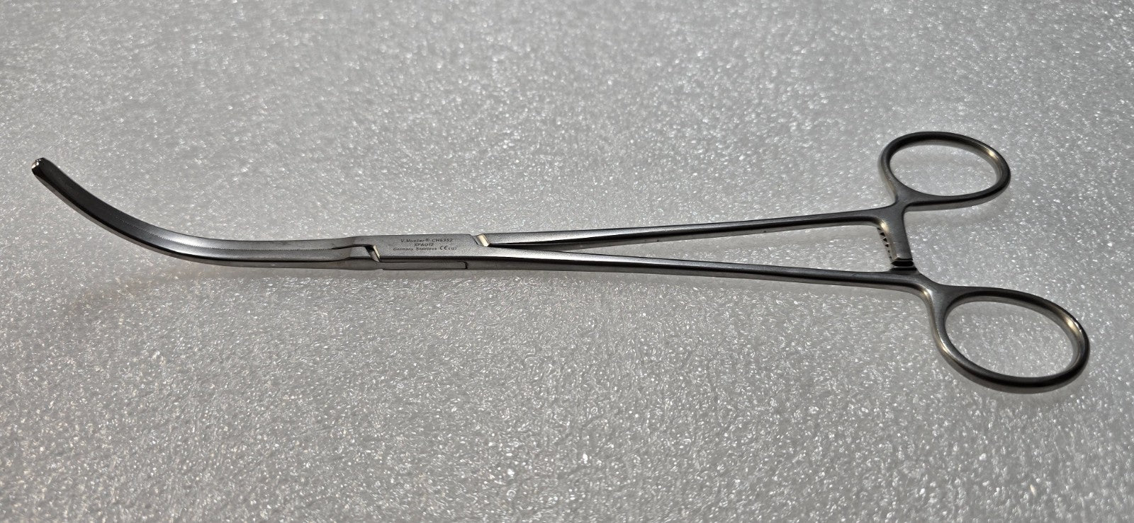 V. Mueller CH6352 Surgical Glover Clamp 9 3/4" Curved Jaws.