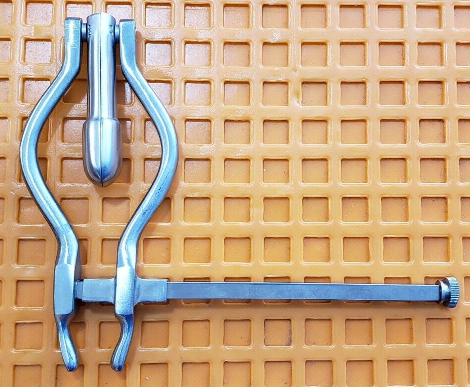 König MDS6815015 Surgical SMITH Anal Retractor Rectal Self Retaining Retractor
