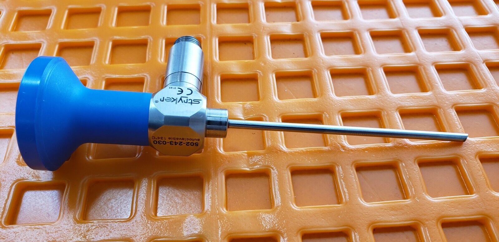 Stryker 502-243-030 Small Joint Arthroscope 2.7mm x 30° With Tray Autoclave
