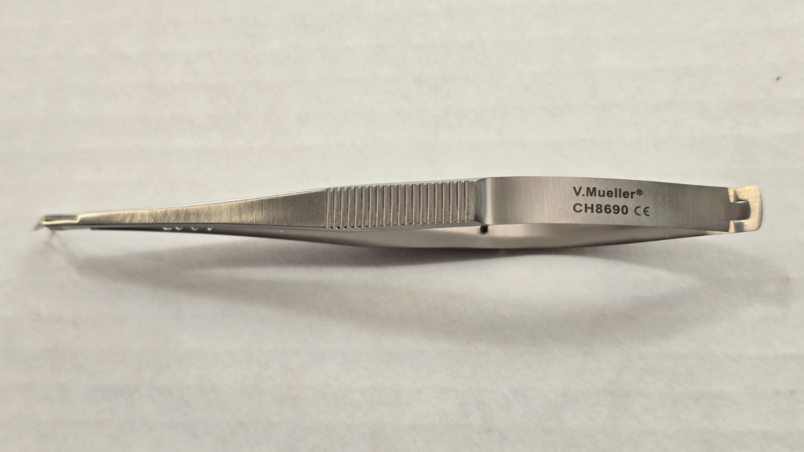 V. Mueller Potts Scissors 60* Angled 5.5" Spring Handle  REF: CH8690