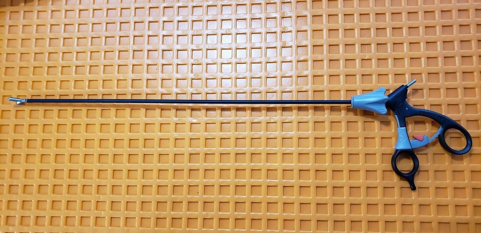 Aesculap Laparoscopic Monopolar Grasping Forceps 5mm x 43cm Ratchet handle.