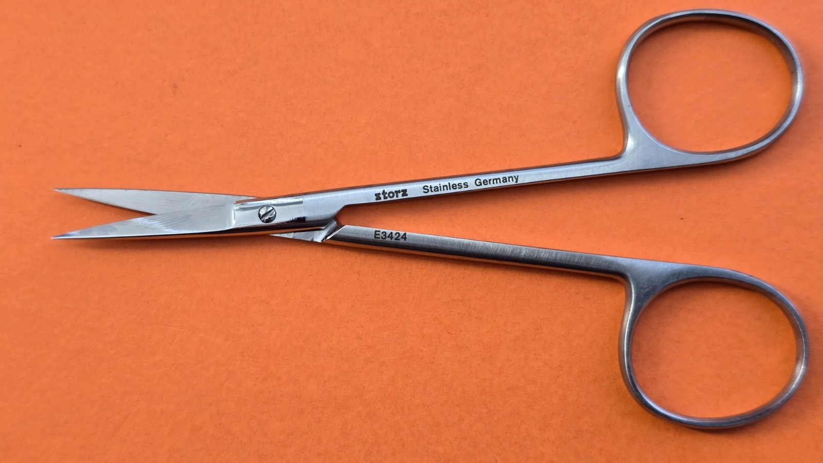 Karl Storz E3424 Surgical ENT Eye Scissors 12.5cm Straight Sharp Blades.