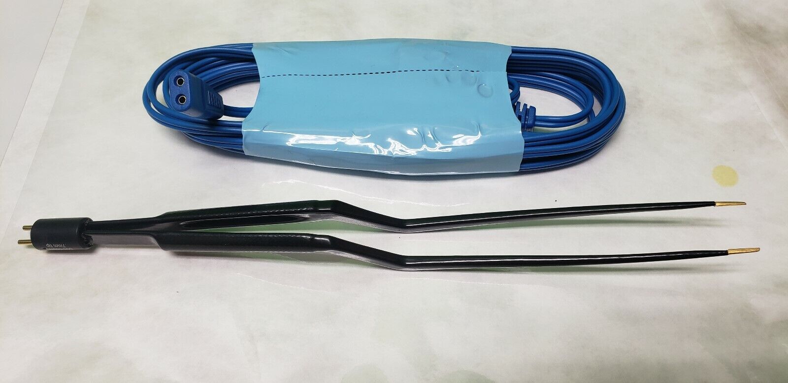 Stingray Surgical Bayonet Bipolar Forceps 9" .7mm Tip S03-068NS  Valleylab Cord