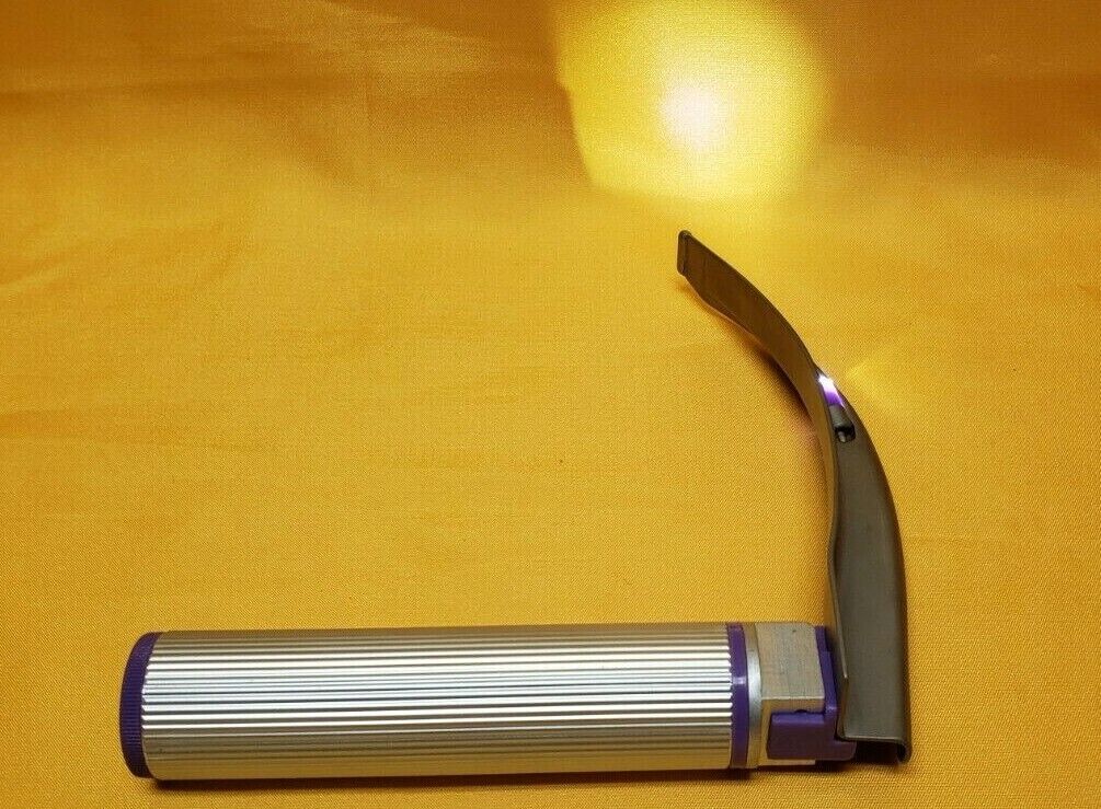 INTUBRITE  Laryngoscope Mac Blade #4 With Medium Handle LED White
