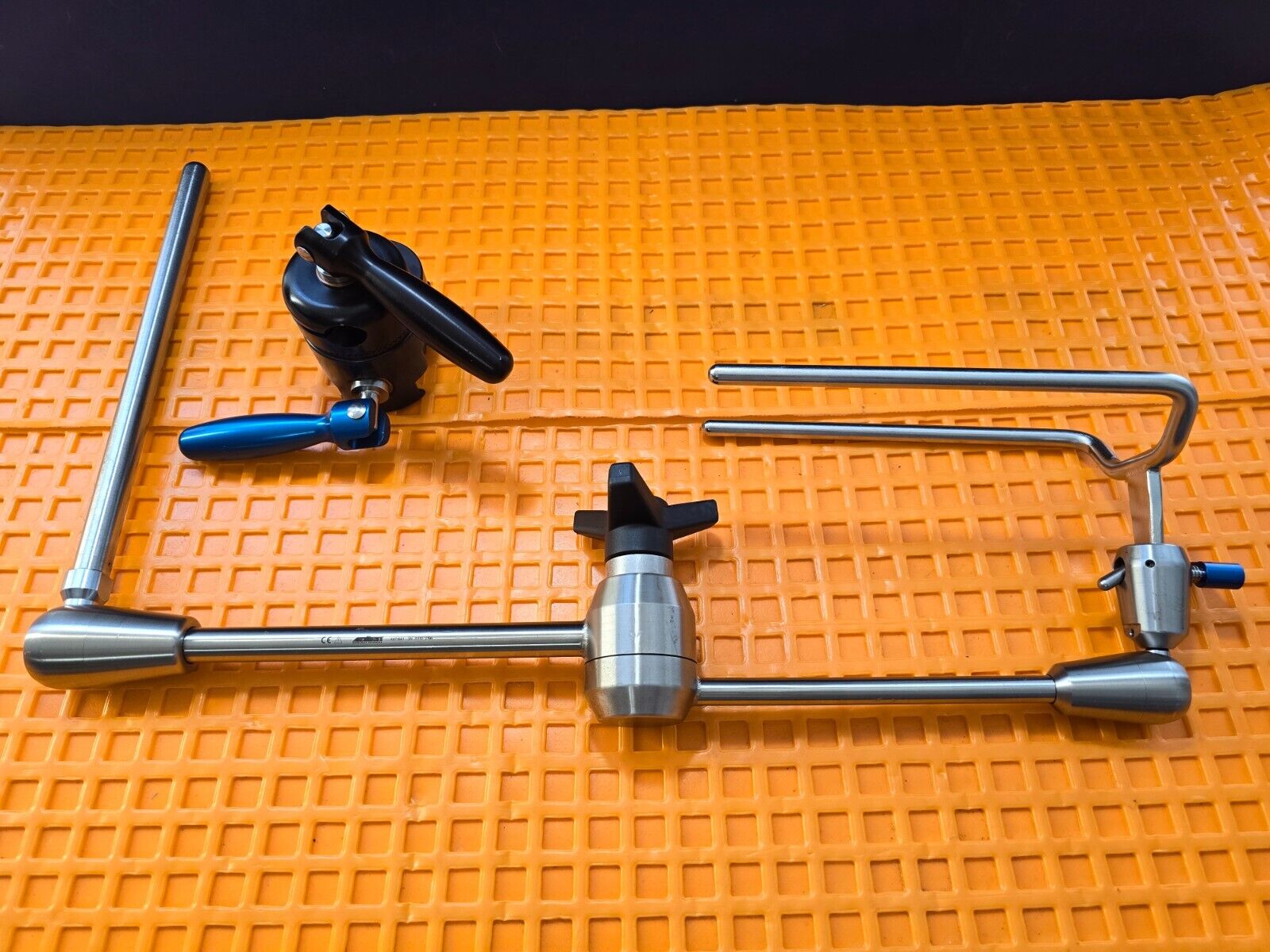 Allen Medical Surgical Table Mounted Retractor Arm with Automated Rail Clamp