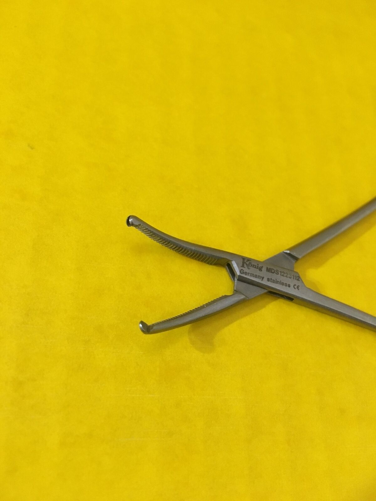 König Surgical Halsted Mosquito Forcep, 1x2 Teeth, Curved REF: MDS1223112