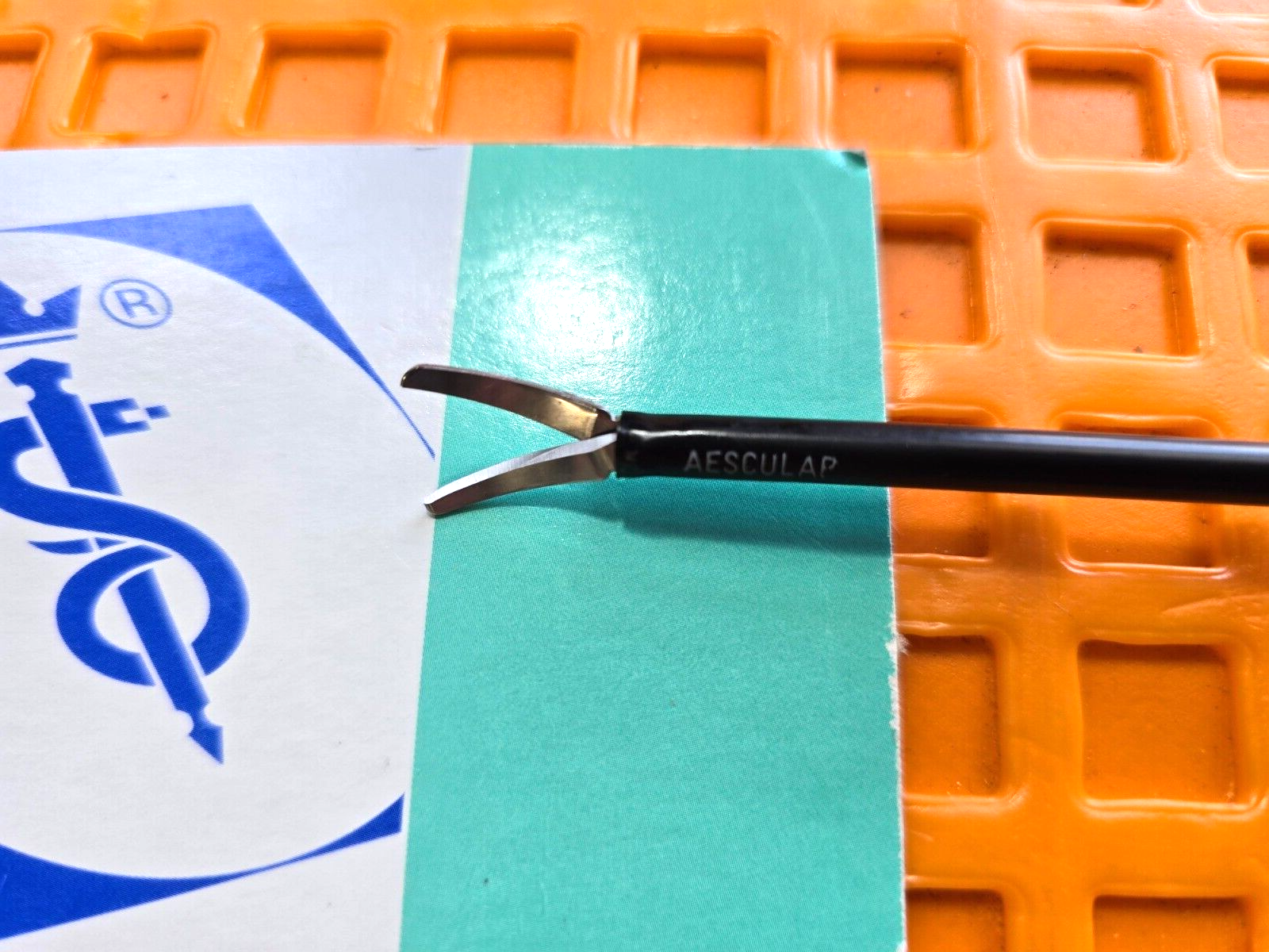 Aesculap Surgical Monopolar Metzenbaum Scissor 5mm x 43cm Curved Rotating Shaft