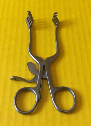 Sklar Weitlaner Retractor, Tru-Grip Ratchet, Sharp, 5-1/2" REF: 22-8255