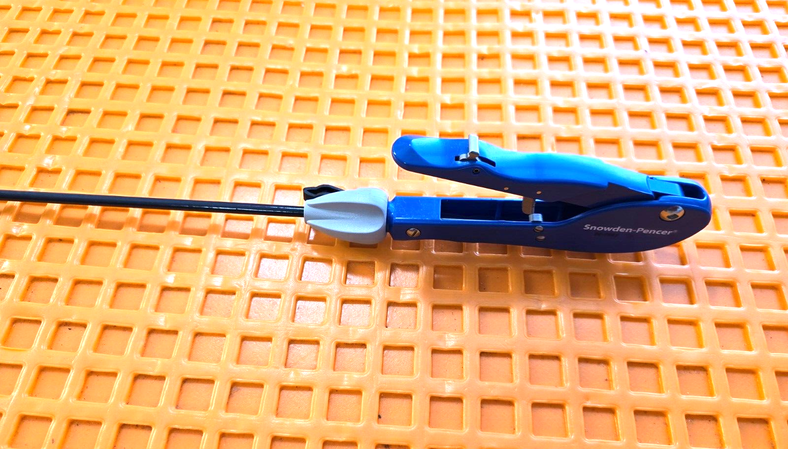 Snowden Pencer SP90-7845 Grasping Forceps 5x39cm with Lock