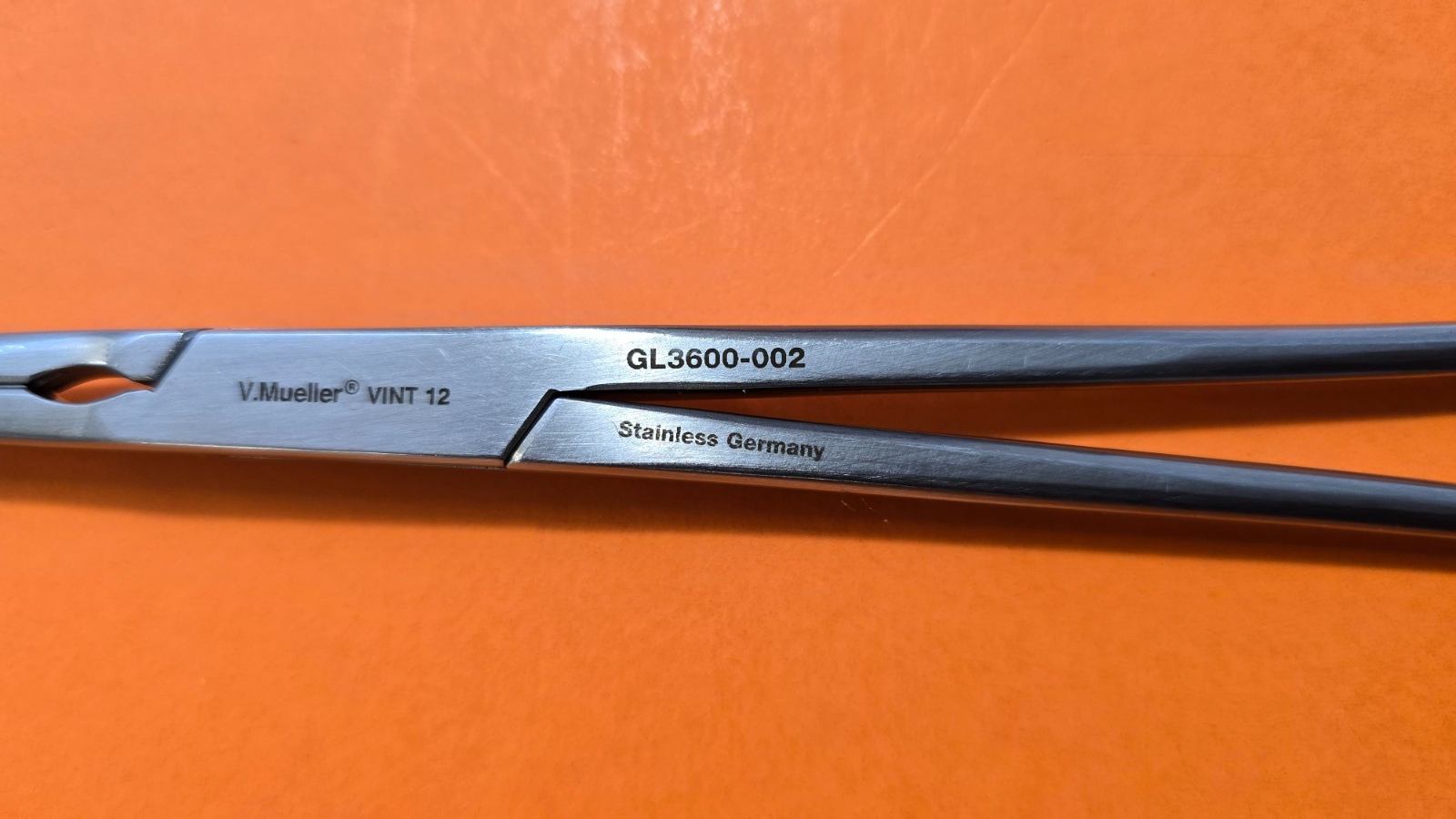 V. Mueller GL3600-002 Surgical Z-Hysterectomy Clamp Curved 8.5"
